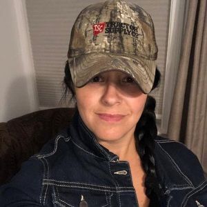 Meet your Posher, Edina